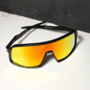 Kép 7/13 - DYESWAP 601 Gradient Narancs Signature polarizált sport napszemüveg fekete kerettel, gradient narancssárga lencsével Category 3 UV400 védő lencsével, a 2024-es kollekció részeként 2