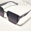 Kép 8/13 - DYESWAP 609 Lila Ombre női napszemüveg, elegáns ezüst kiegészítőkkel, finom csiszolású ombre lencsével, UV400 védelemmel és Category 2 szűrőkategóriával4