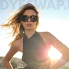 Kép 5/29 - DYESWAP 712 fekete női napszemüveg – arany fémberakással és signature logóval