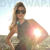 Kép 18/29 - DYESWAP 712 fekete női napszemüveg – arany fémberakással és signature logóval