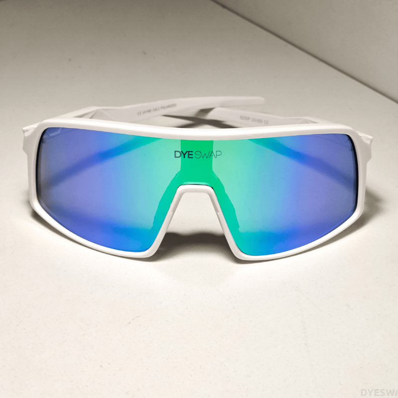 DYESWAP 601 Gradient Zöld sport napszemüveg fehér kerettel, polarizált Category 3 UV400 védő lencsével a 2024-es kollekció részeként1