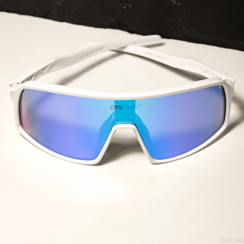 DYESWAP 601 Gradient Zöld sport napszemüveg fehér kerettel, polarizált Category 3 UV400 védő lencsével a 2024-es kollekció részeként3